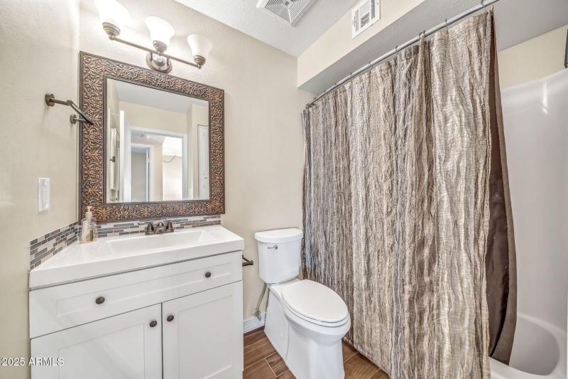 3821 W Danbury Dr-20