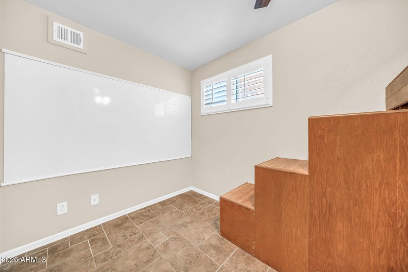 3821 W Danbury Dr-27