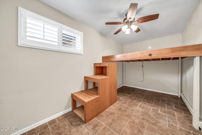 3821 W Danbury Dr-28