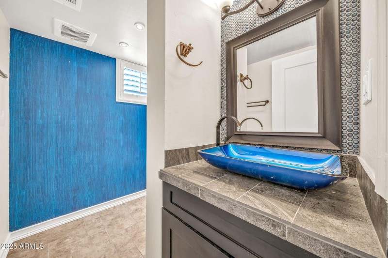 3821 W Danbury Dr-32