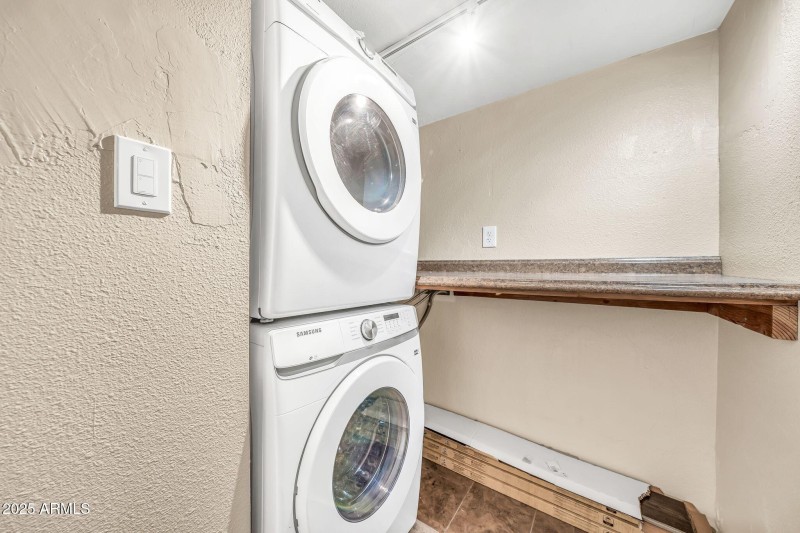 3821 W Danbury Dr-33