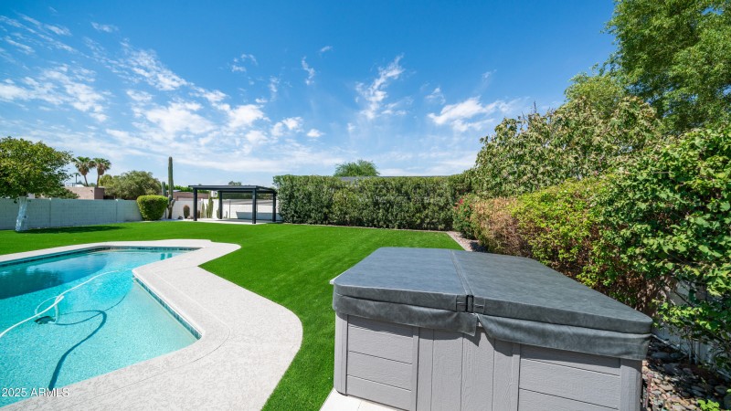 8302 E. Lincoln Dr-51