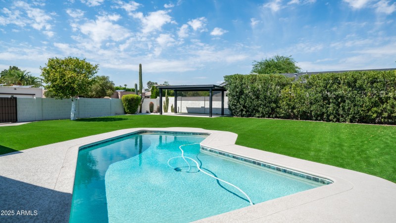 8302 E. Lincoln Dr-52