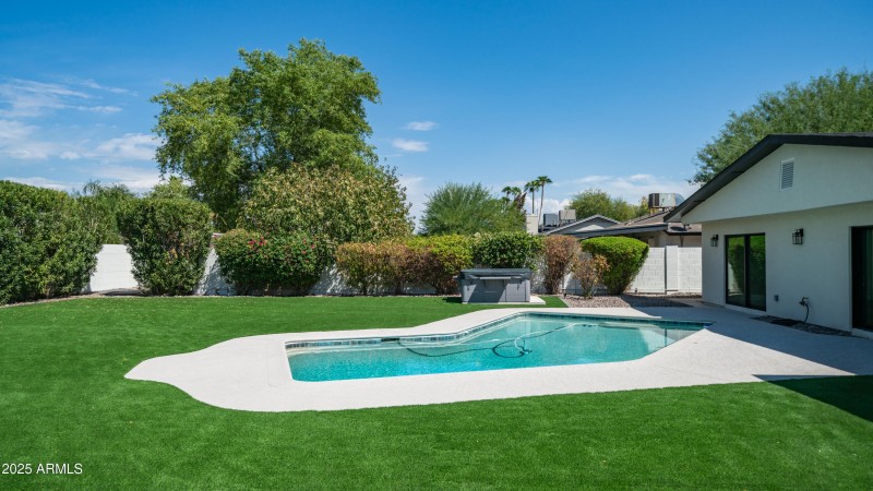 8302 E. Lincoln Dr-56