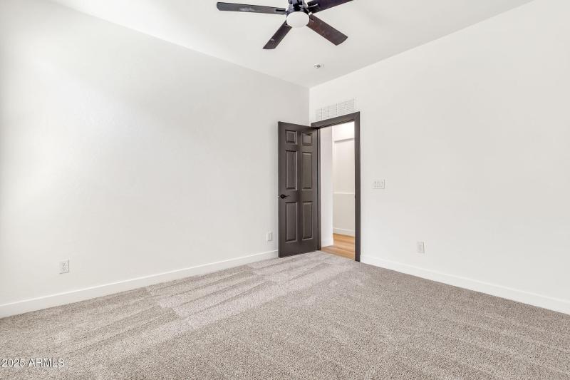 2237 W Agrarian Hills Dr-32