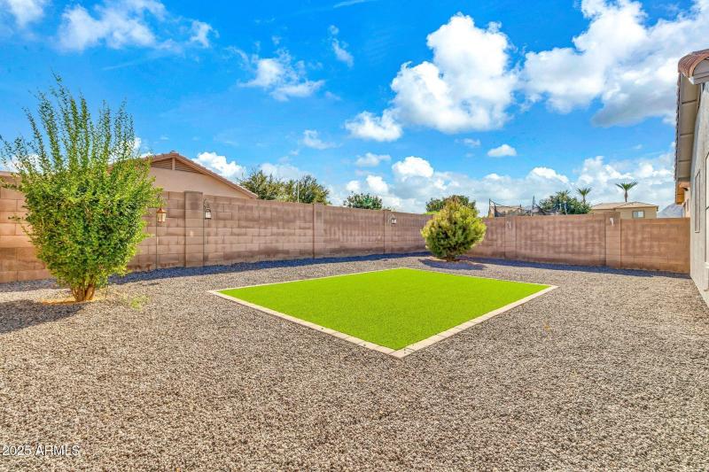 2237 W Agrarian Hills Dr-38