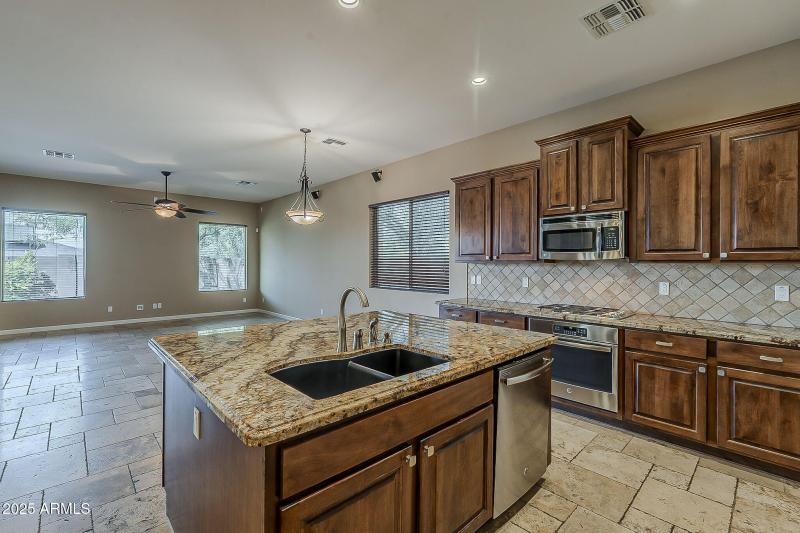 20-web-or-mls-Hazel-20