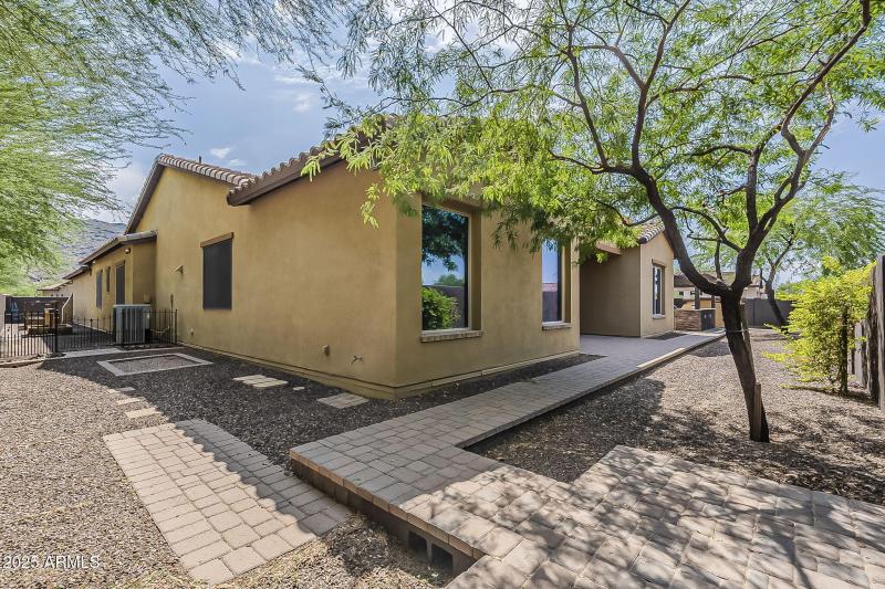 47-web-or-mls-Hazel-47