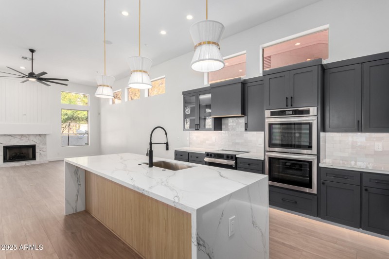 02 - Whisperring Wind