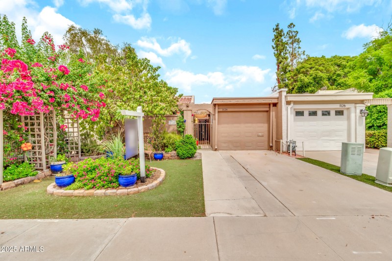 1124 E Driftwood Dr-3_(2048)