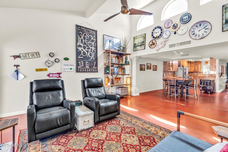 1124 E Driftwood Dr-5_(2048)