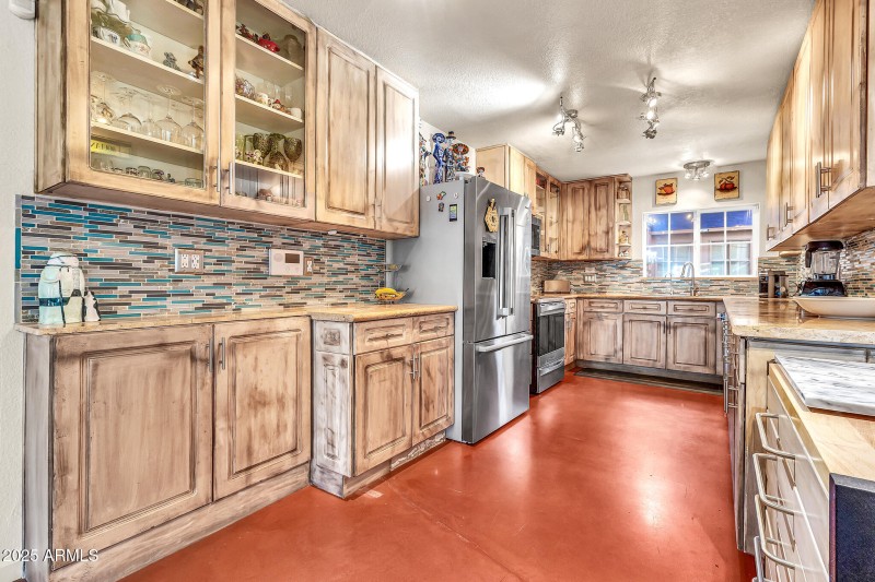 1124 E Driftwood Dr-13_(2048)