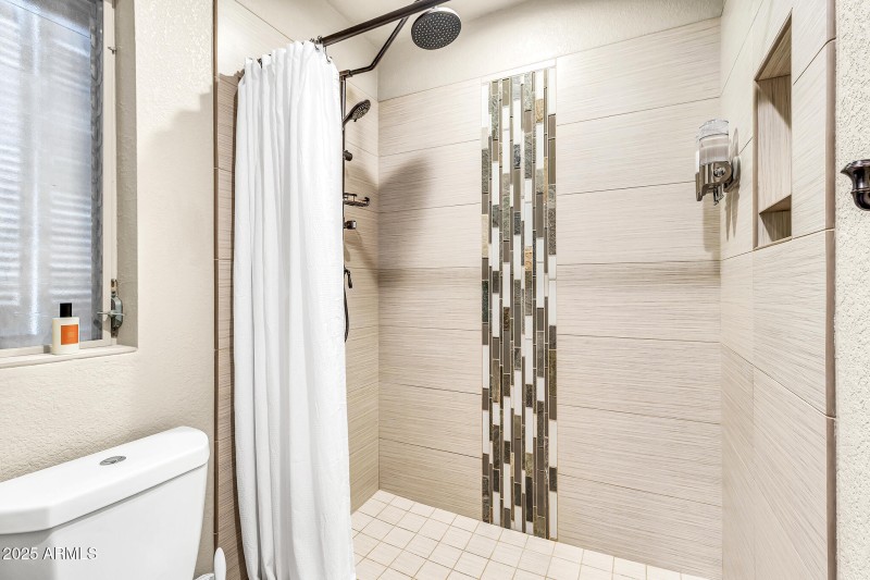 1124 E Driftwood Dr-19_(2048)