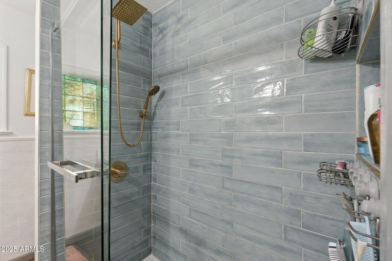 35-web-or-mls-Holly-35