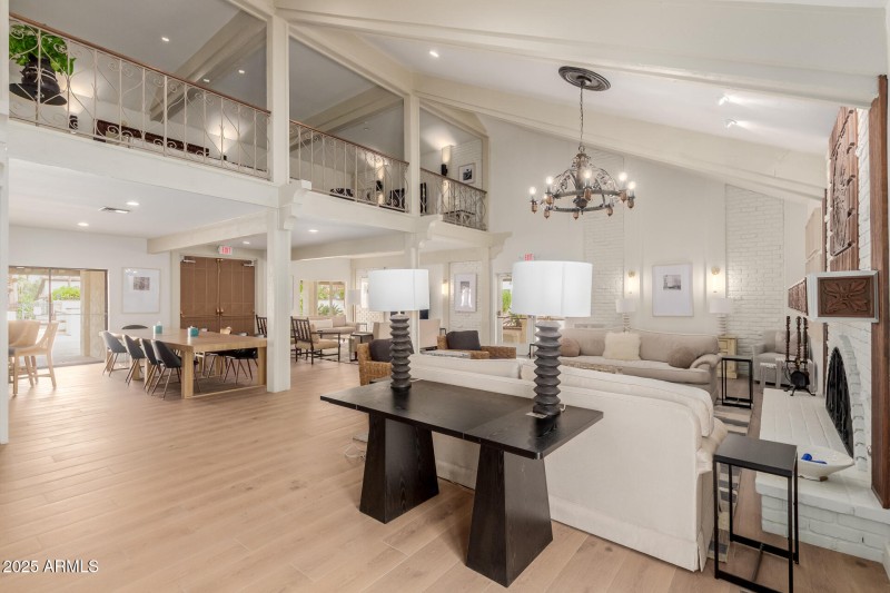 Villa Del Oro Community