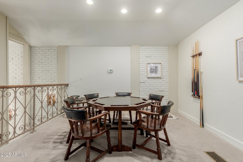 Villa Del Oro Community