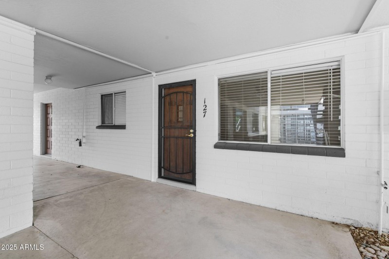 8-web-or-mls-749 E Montebello Ave-8