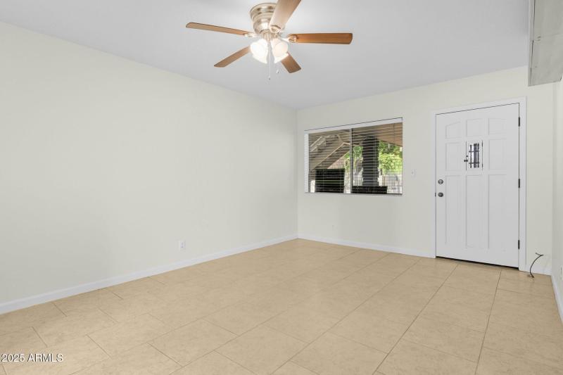 9-web-or-mls-749 E Montebello Ave-9