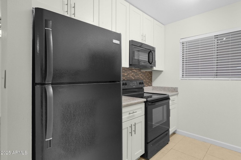 17-web-or-mls-749 E Montebello Ave-16