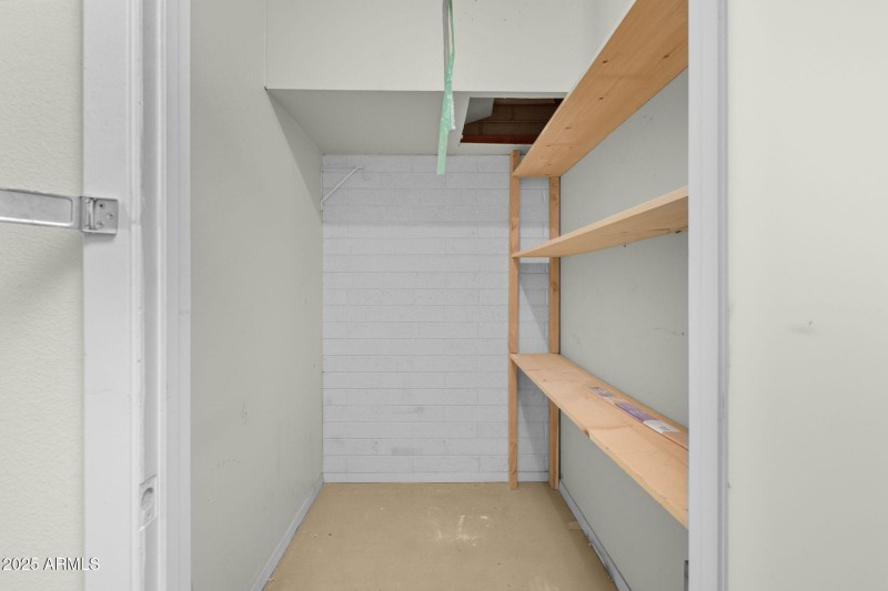 24-web-or-mls-749 E Montebello Ave-22