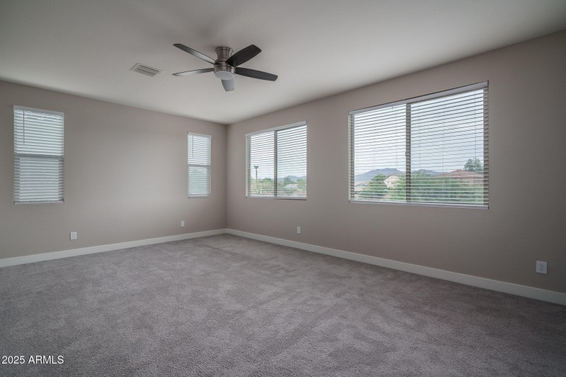 13) PRIMARY SUITE UP