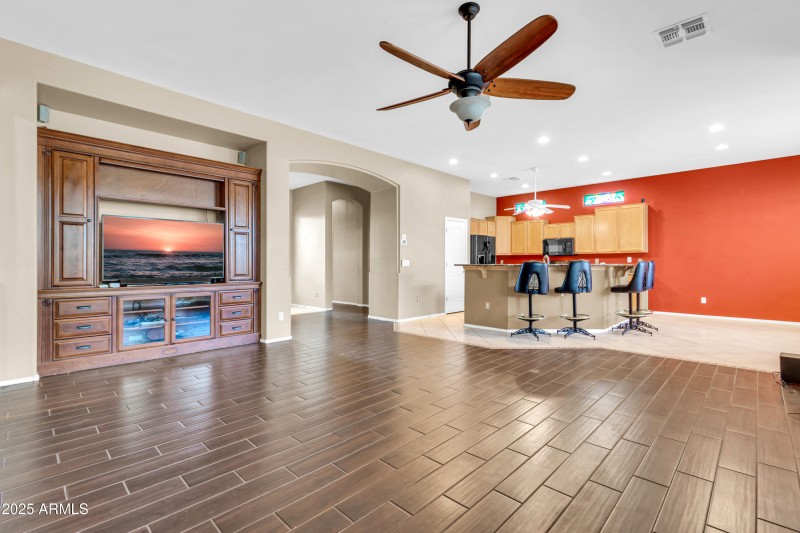 2134 E Springfield Pl-7