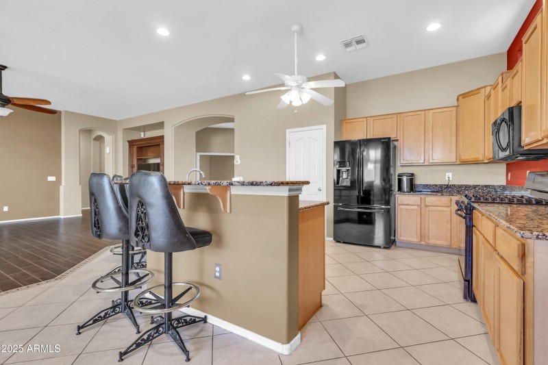 2134 E Springfield Pl-17