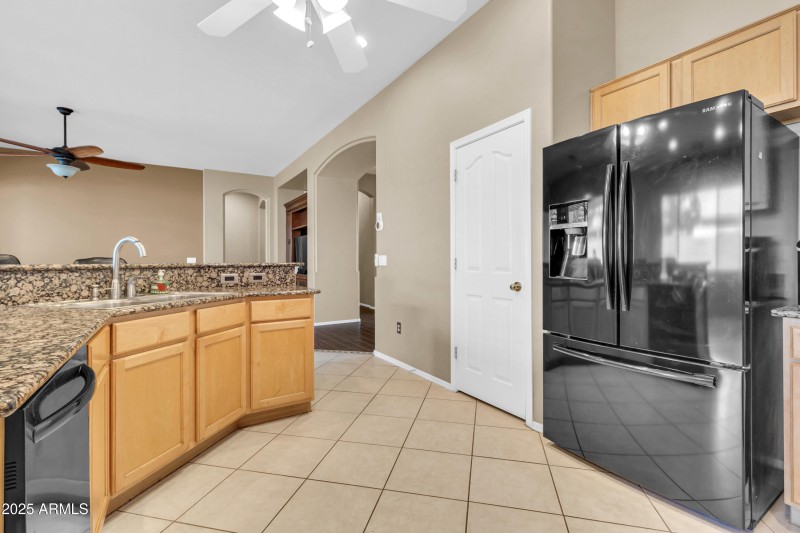 2134 E Springfield Pl-20