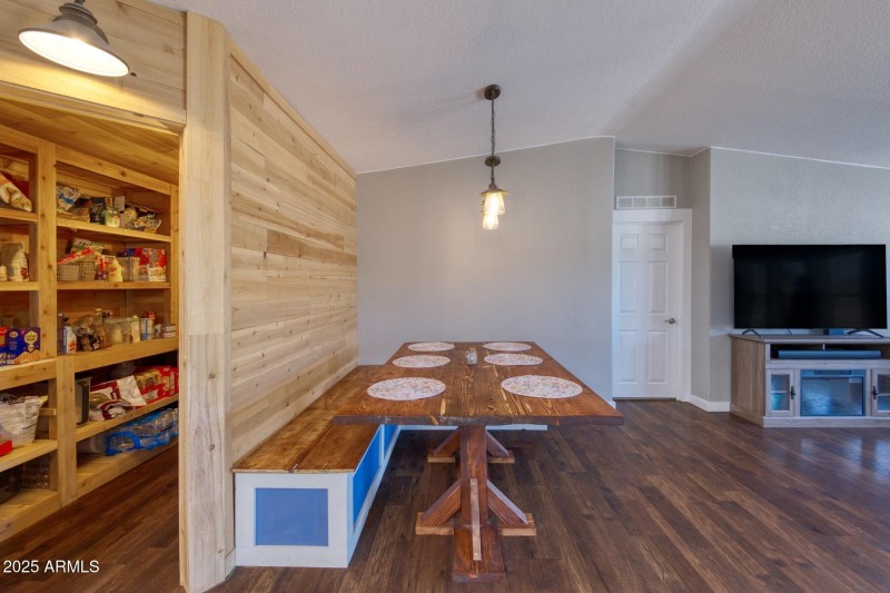 082291-1321 East Morris Lane