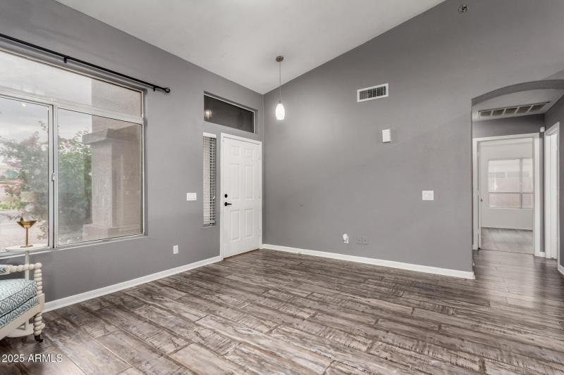 10 Rock living room 3