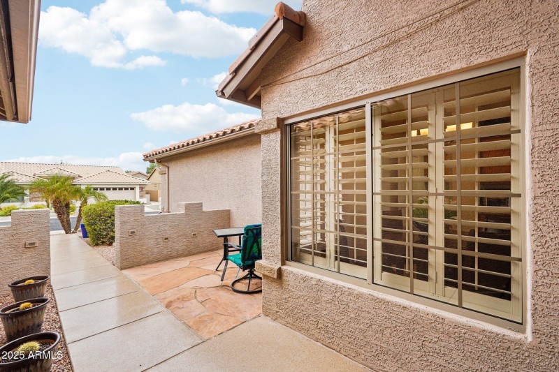 8-web-or-mls-W Vale Dr-S0509-008