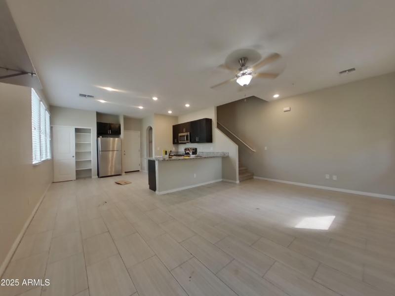 5_pc_xjF8nHFQJ3_KcECmEymXr_layout_0