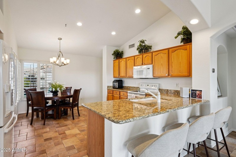 16-web-or-mls-W Vale Dr-S0509-016