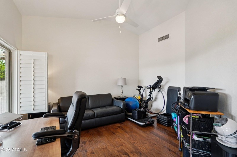 20-web-or-mls-W Vale Dr-S0509-020