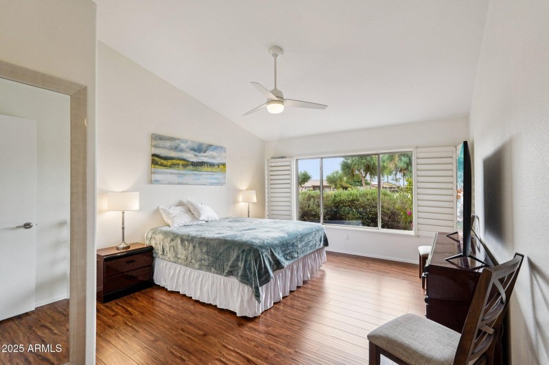 22-web-or-mls-W Vale Dr-S0509-022