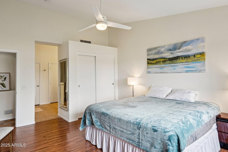 24-web-or-mls-W Vale Dr-S0509-024