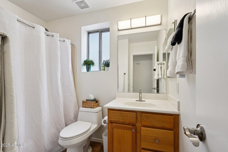 29-web-or-mls-W Vale Dr-S0509-029