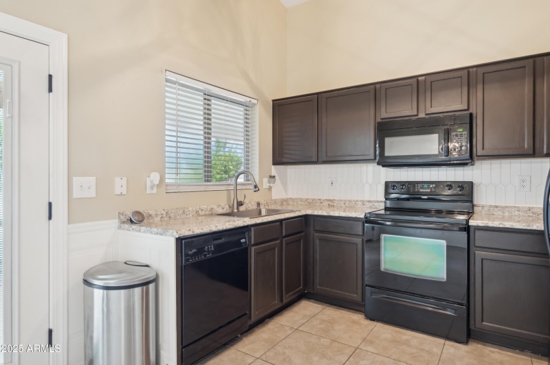 10-print-15012-w-caribbean-ln