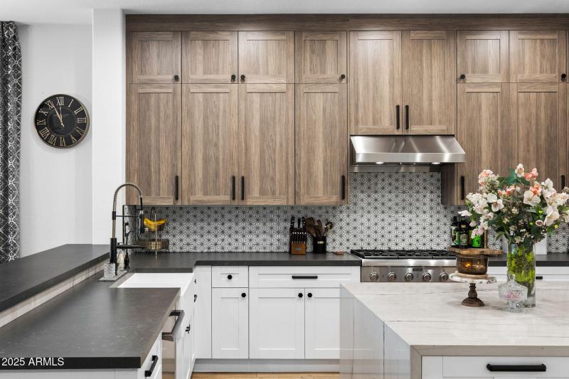 19__4636 E Carriage Ct