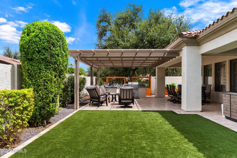 27__4636 E Carriage Ct