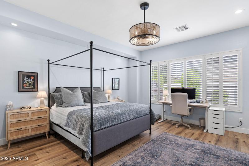 38__4636 E Carriage Ct