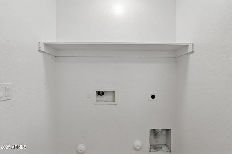 30-web-or-mls-Meadow -30