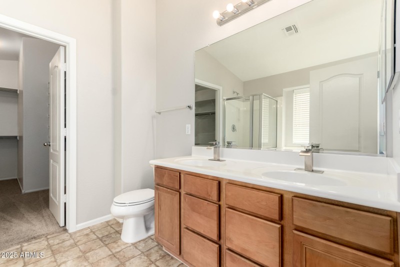 18 Master Bathroom