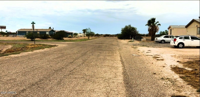 Street_Looking North
