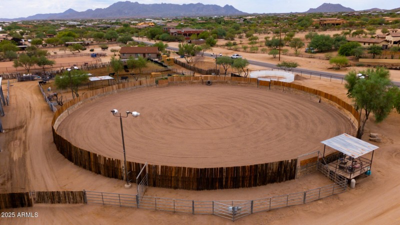 Round Arena