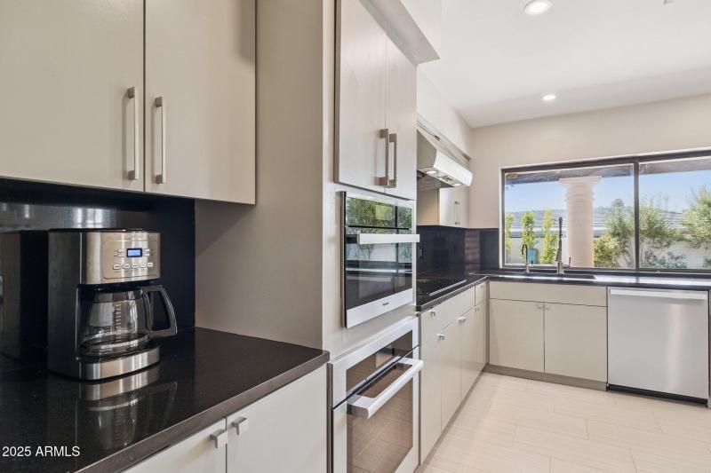 13-web-or-mls-16213-n-63rd-pl