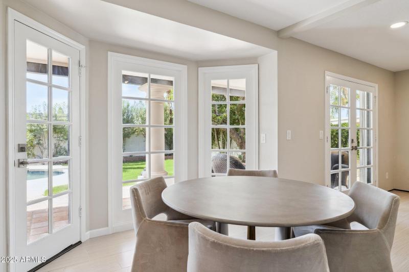 10-web-or-mls-16213-n-63rd-pl