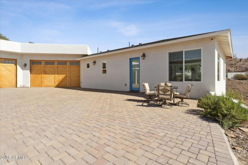 01-001-front-exterior