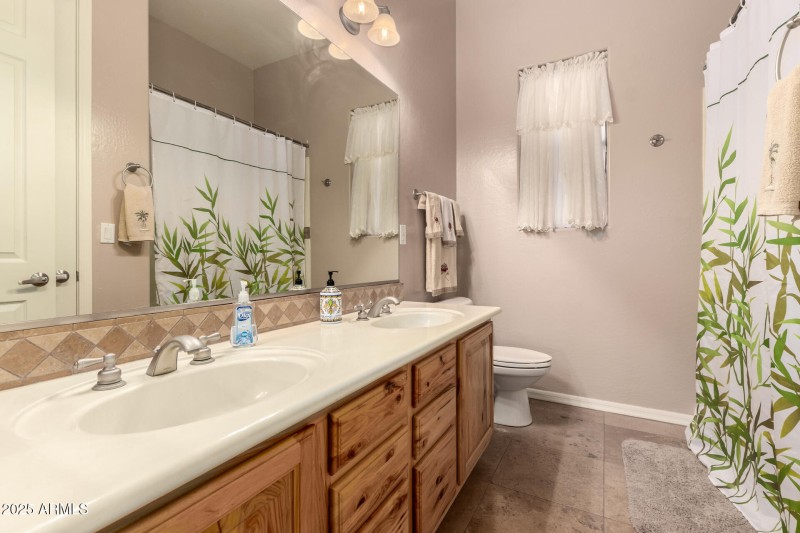 28 - Silverdale 2569