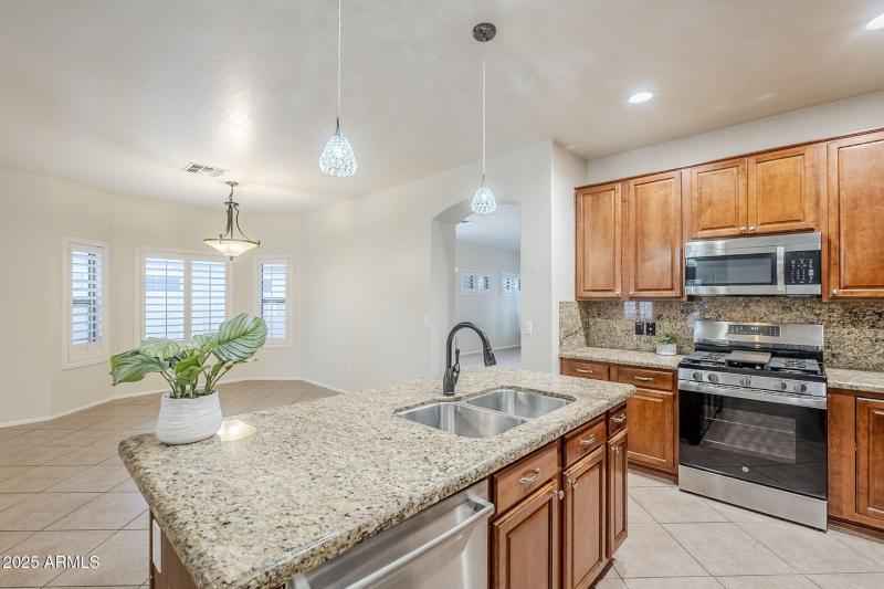 13-web-or-mls-Claxton-13